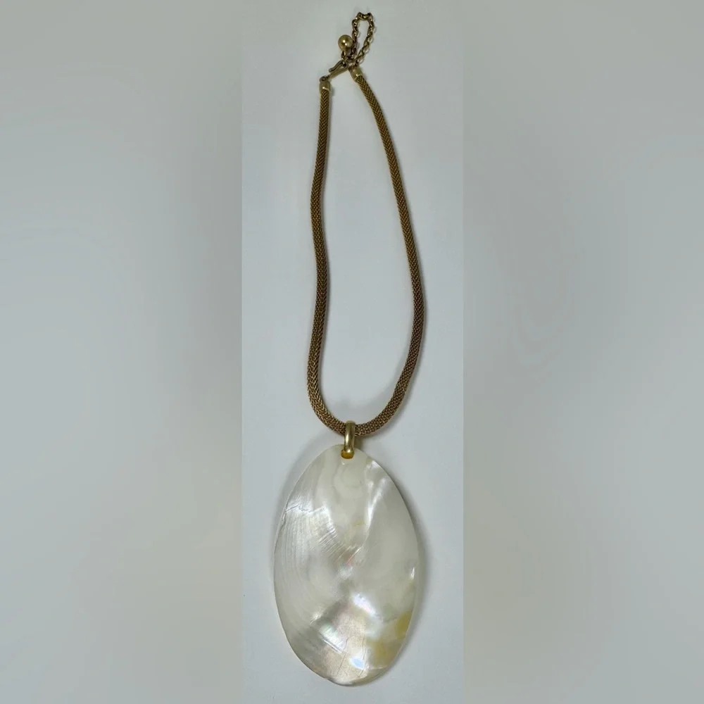 Vintage Mother of Pearl Pendant on Mesh Gold Plated Adjustable Necklace #1046